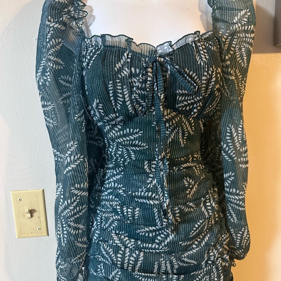 Dress - Picture 4 of 5